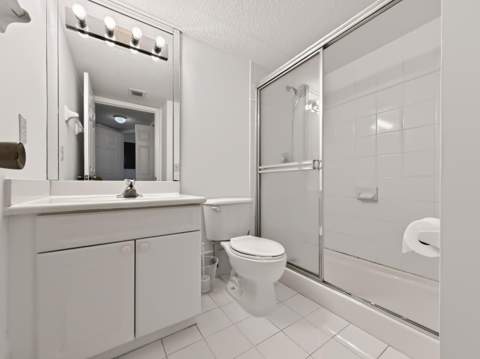 680 NW 79th Terrace, Pembroke Pines FL - photo 13 of 19
