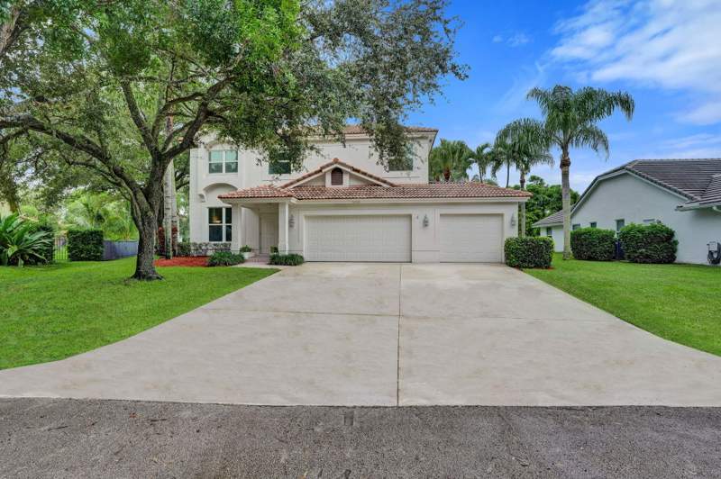 4 bedroom Single Family Residence at 6200 NW 42nd Court, Turtle Run, Coral Springs — photo 5