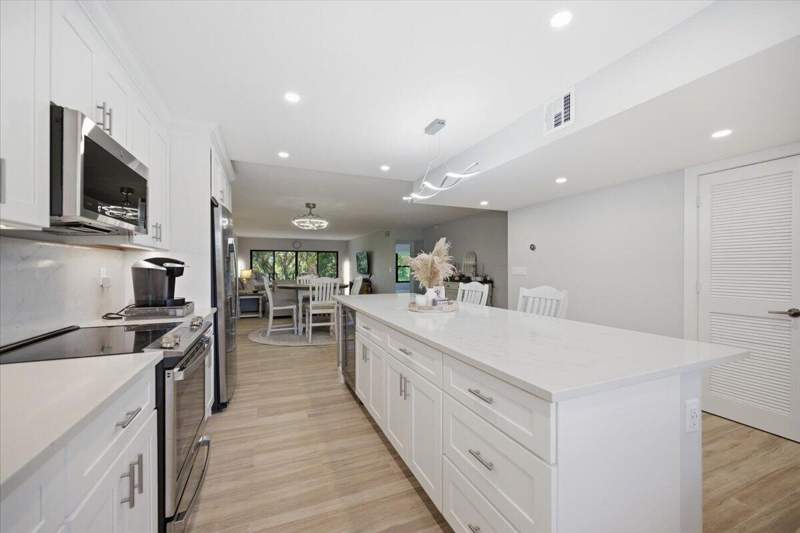 2 bedroom Condominium at 300 N Highway A1A #304D, Ocean Parks Condo, Jupiter — photo 4