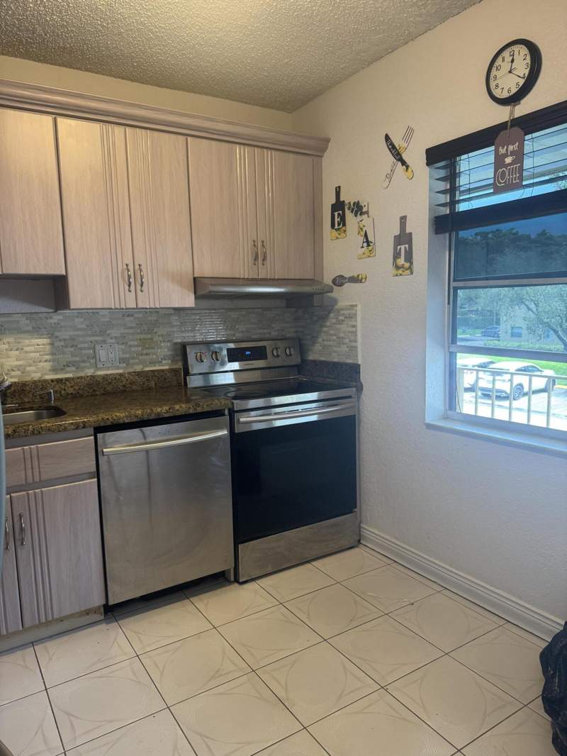 2 bedroom Condominium at 101 NW 76th Avenue #203, Oriole Gardens Three 80 Condo, Margate — photo 2