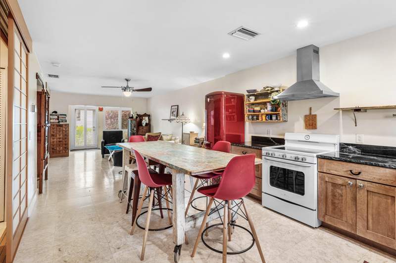 2 bedroom Stock Cooperative at 5505 N Ocean Boulevard #10-103, Colonial Ridge Corp, Ocean Ridge — photo 3