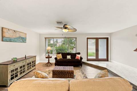 3590 Lakeview Drive, Delray Beach FL - photo 7 of 62