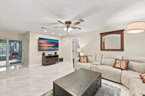 3590 Lakeview Drive, Delray Beach FL - photo 18 of 62