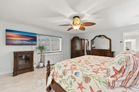 3590 Lakeview Drive, Delray Beach FL - photo 22 of 62