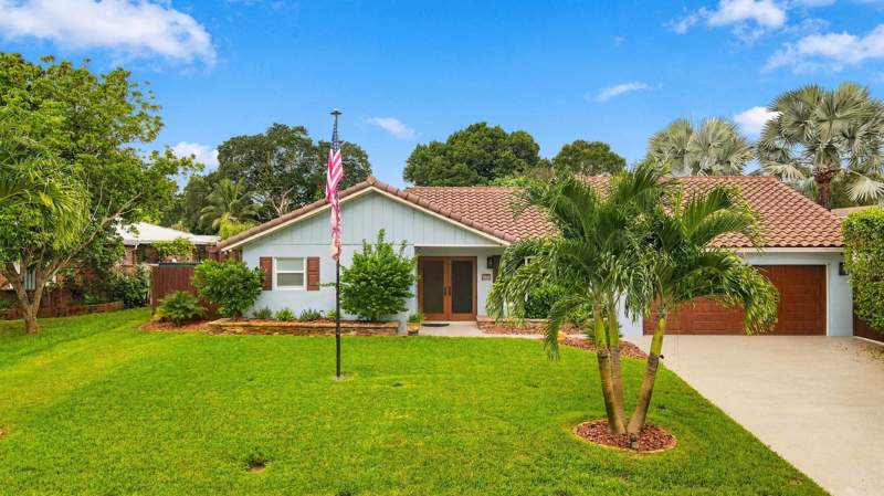 4 bedroom Single Family Residence at 3590 Lakeview Drive, Lakeview, Delray Beach — photo 3