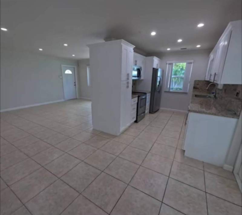 2 bedroom Single Family Residence at 6170 Harding Street, Sunshine Park Estates, Hollywood — photo 4