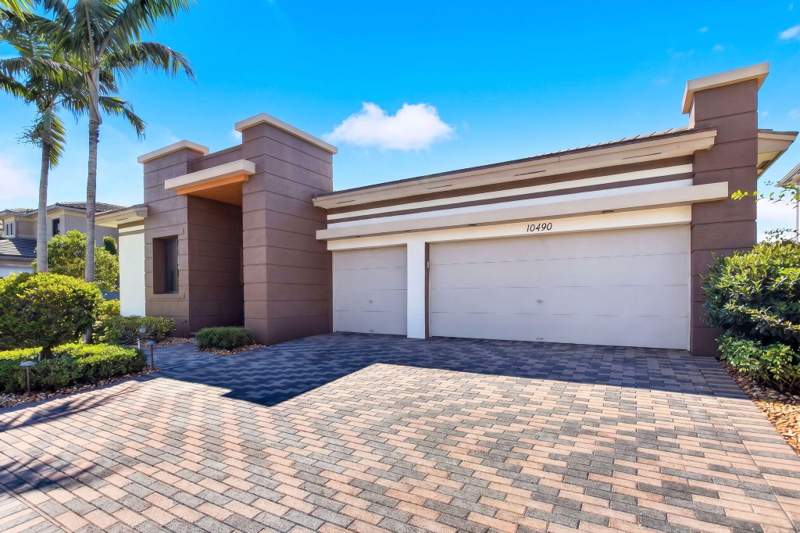 5 bedroom Single Family Residence at 10490 S Lago Vista Circle, Triple H Ranch Plat, Parkland — photo 2