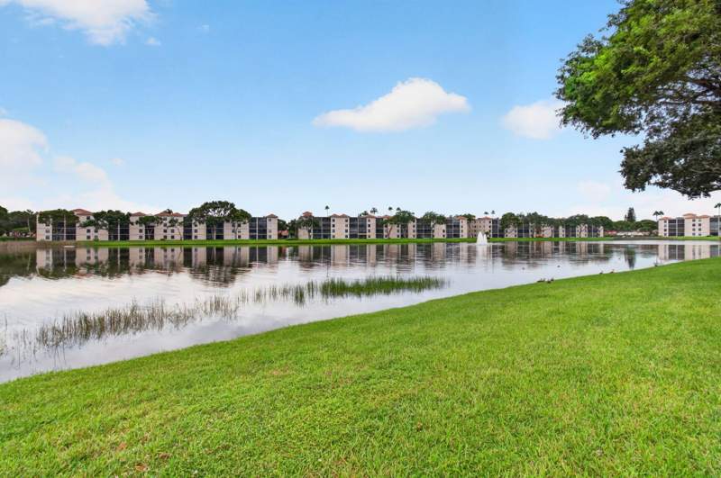 2 bedroom Condominium at 6065 Pointe Regal Circle #403, Huntington Pointe, Delray Beach — photo 2