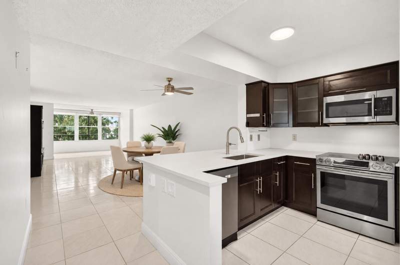 2 bedroom Condominium at 6065 Pointe Regal Circle #403, Huntington Pointe, Delray Beach — photo 3