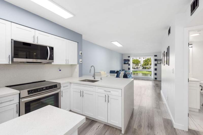 2 bedroom Condominium at 2106 S Cypress Bend Drive #207, Cypress Bend Iv-11 Condo, Pompano Beach — photo 2
