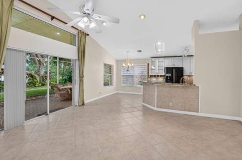 7423 Brunswick Circle, Boynton Beach FL - photo 10 of 45