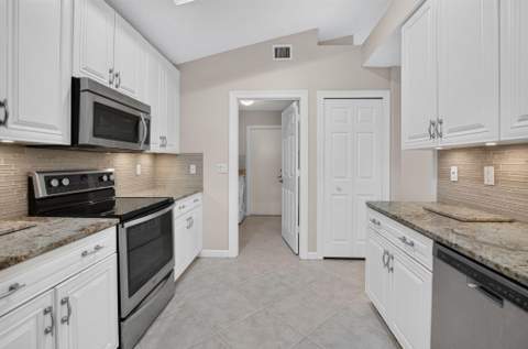 7423 Brunswick Circle, Boynton Beach FL - photo 14 of 45