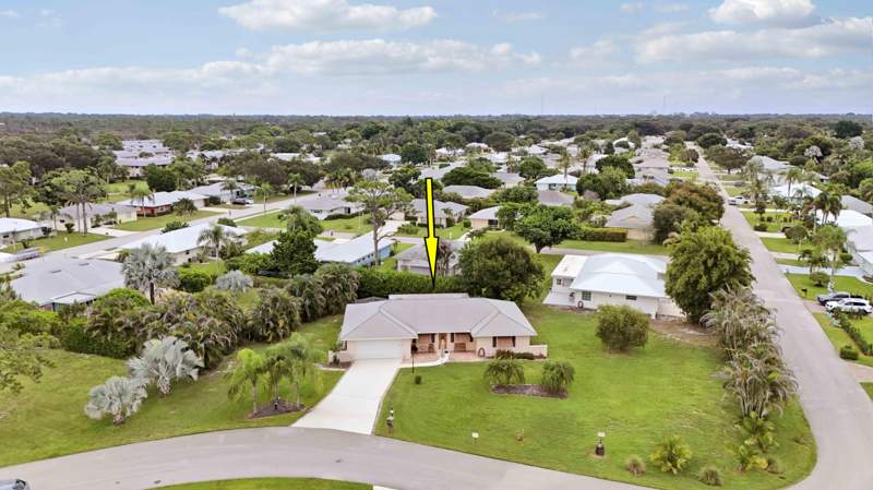 2 bedroom Single Family Residence at 9471 SE Little Club Way, Iroquois Park, Tequesta — photo 2