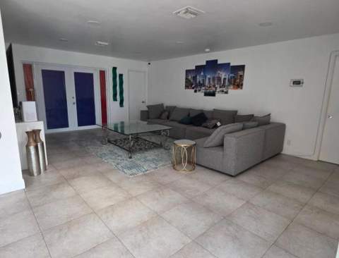 690 NW 68th Avenue, Plantation FL - photo 8 of 20