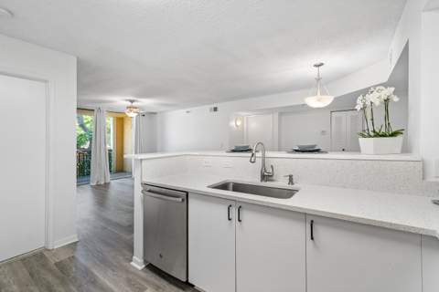 135 Yacht Club Way #209, Hypoluxo FL - photo 10 of 39