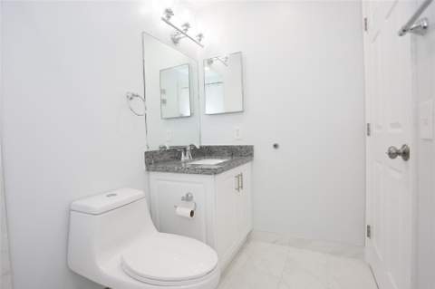 9712 S Belfort Circle, Tamarac FL - photo 20 of 35