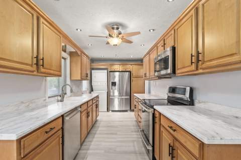 9457 Meadowood Drive, Fort Pierce FL - photo 13 of 45