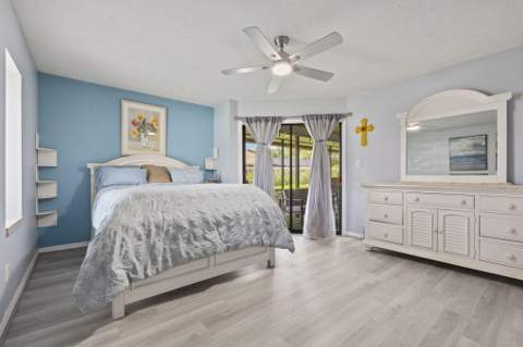 9457 Meadowood Drive, Fort Pierce FL - photo 16 of 45