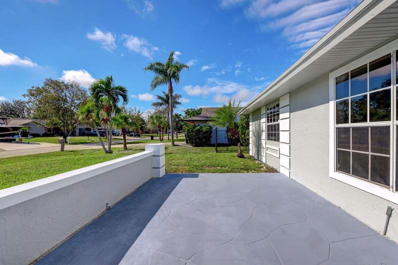 3 bedroom Single Family Residence at 325 SE Wallace Terrace, Port St Lucie Section 13, Port St. Lucie — photo 4