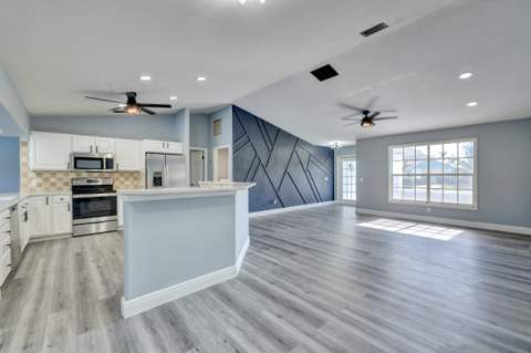 325 SE Wallace Terrace, Port St. Lucie FL - photo 10 of 45