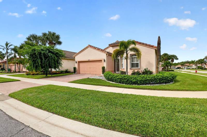 3 bedroom Single Family Residence at 275 NW Toscane Trail, Cascades At St Lucie West Phase 1 St Lucie West, Port St. Lucie — photo 2