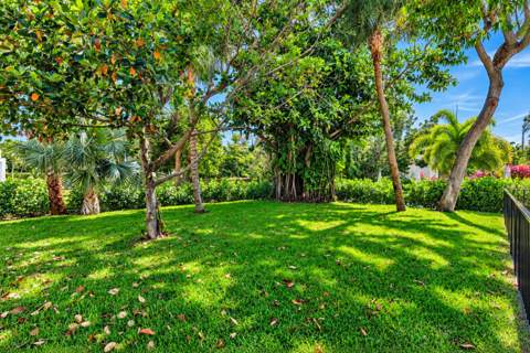 237/225 Monroe Drive, West Palm Beach FL - photo 9 of 30