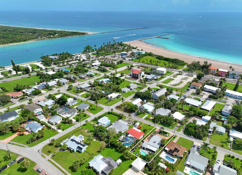 4 bedroom Single Family Residence at 307 Granada Street, Fort Pierce Subdivision, Fort Pierce — photo 2