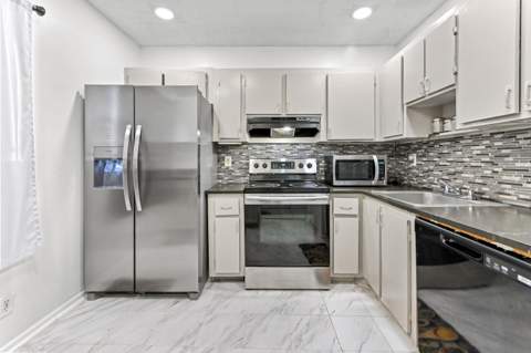 7904 SW 8th Street, North Lauderdale FL - photo 7 of 27