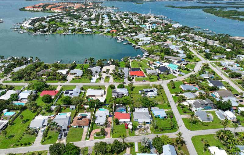 4 bedroom Single Family Residence at 307 Granada Street, Fort Pierce Subdivision, Fort Pierce — photo 5