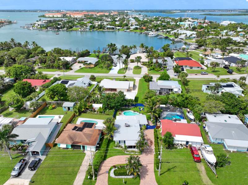 4 bedroom Single Family Residence at 307 Granada Street, Fort Pierce Subdivision, Fort Pierce — photo 3