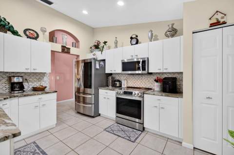 5670 Swaying Palm Lane, Boynton Beach FL - photo 18 of 91