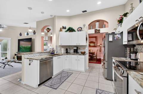 5670 Swaying Palm Lane, Boynton Beach FL - photo 17 of 91