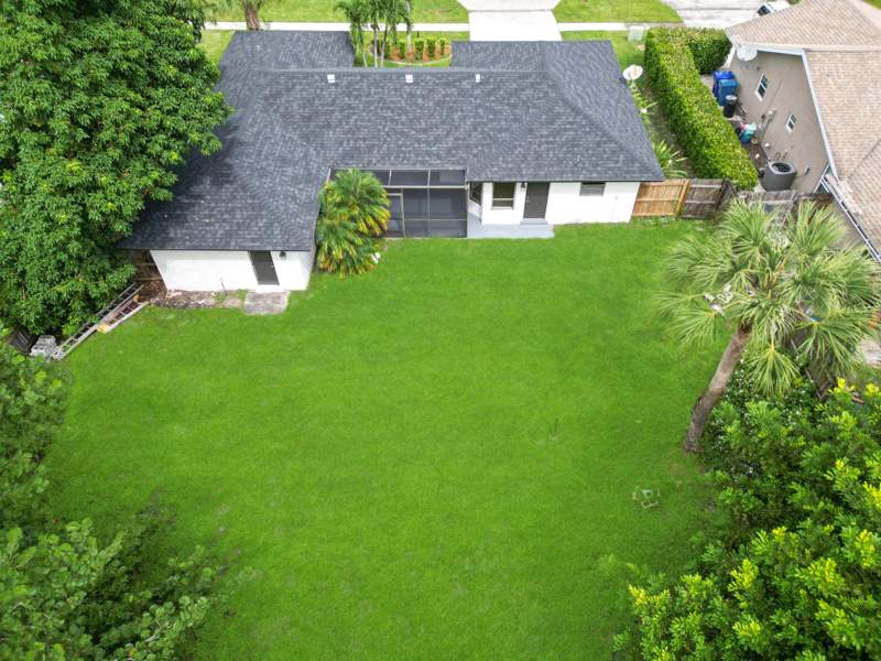 3 bedroom Single Family Residence at 102 Valencia Street, La Mancha 2, Royal Palm Beach — photo 3