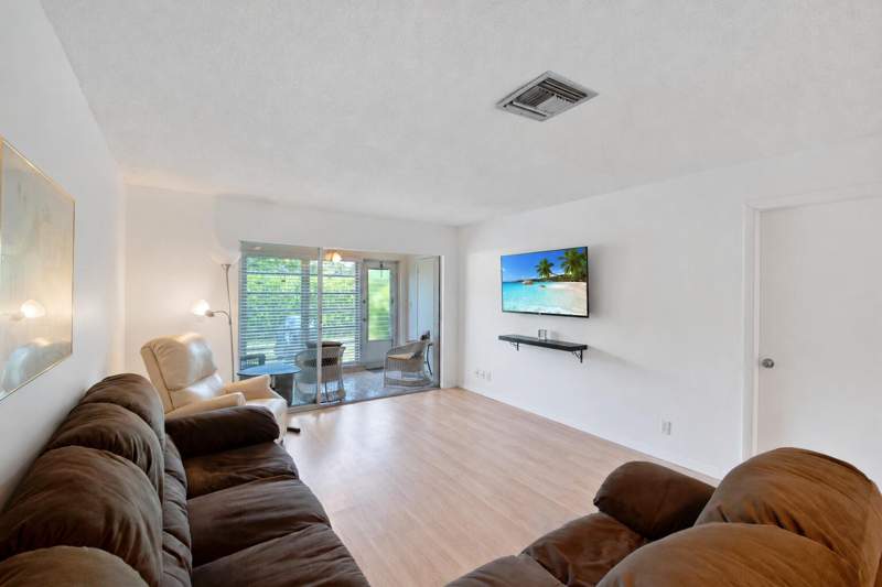 2 bedroom Villa at 13670 Via Flora #B, Palm Greens, Delray Beach — photo 5