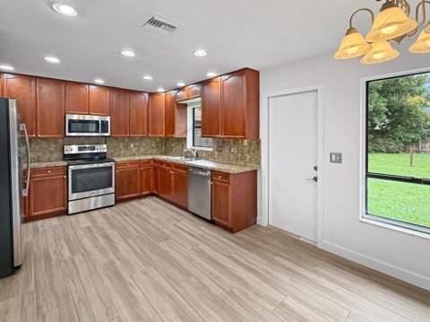 102 Valencia Street, Royal Palm Beach FL - photo 12 of 35