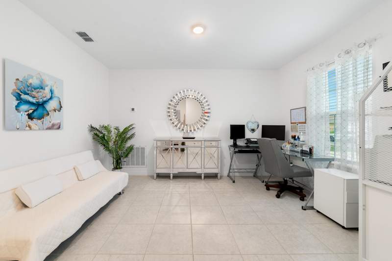 4 bedroom Single Family Residence at 3020 SW Ann Arbor Road, Port St Lucie Section 41, Port St. Lucie — photo 5