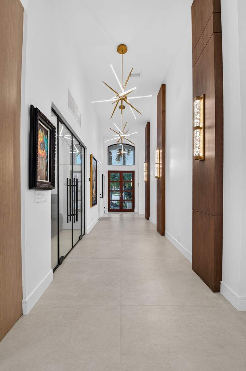4 bedroom Single Family Residence at 6531 NW Somerset Circle, Somerset At Woodfield Country Club, Boca Raton — photo 2