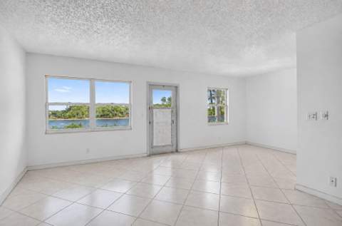 4025 Swansea B #4025, Deerfield Beach FL - photo 14 of 105