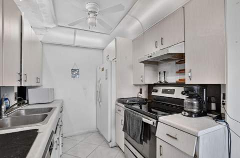 4025 Swansea B #4025, Deerfield Beach FL - photo 18 of 105