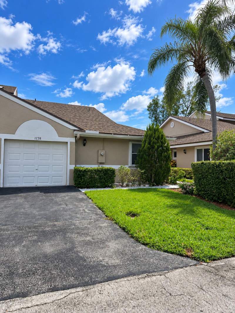 2 bedroom Villa at 1238 NW 51st Way #1238, The Lakes, Deerfield Beach — photo 2