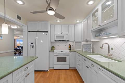 711 N Riverside Drive #401, Pompano Beach FL - photo 12 of 31