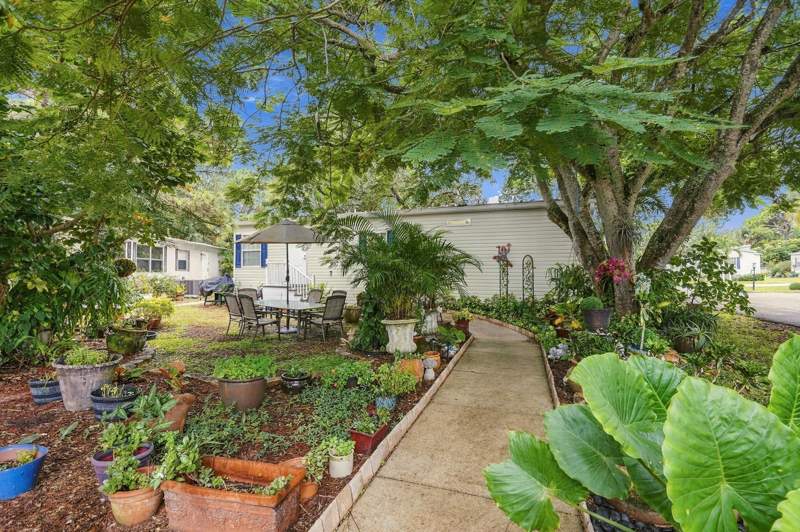 3 bedroom Manufactured Home at 2555 Pga Boulevard #37, The Meadows, Palm Beach Gardens — photo 5