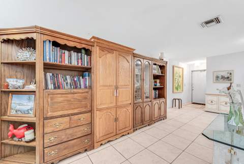 2857 W Ashley Drive #A, West Palm Beach FL - photo 7 of 32