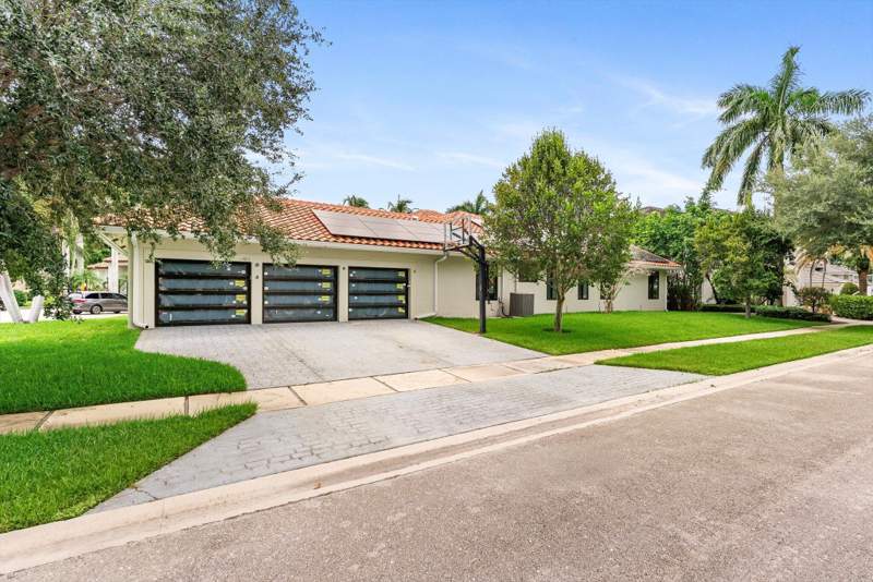 5 bedroom Single Family Residence at 3131 St Annes Place, The Hamptons in Woodfield Country Club, Boca Raton — photo 3
