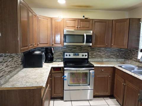 816 SW 3rd Court, Delray Beach FL - photo 6 of 37