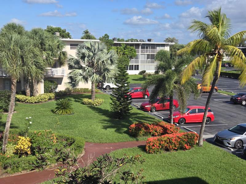 2 bedroom Condominium at 2682 Garden Drive #304, Lake Clarke Gardens Condo 16, Lake Worth — photo 2