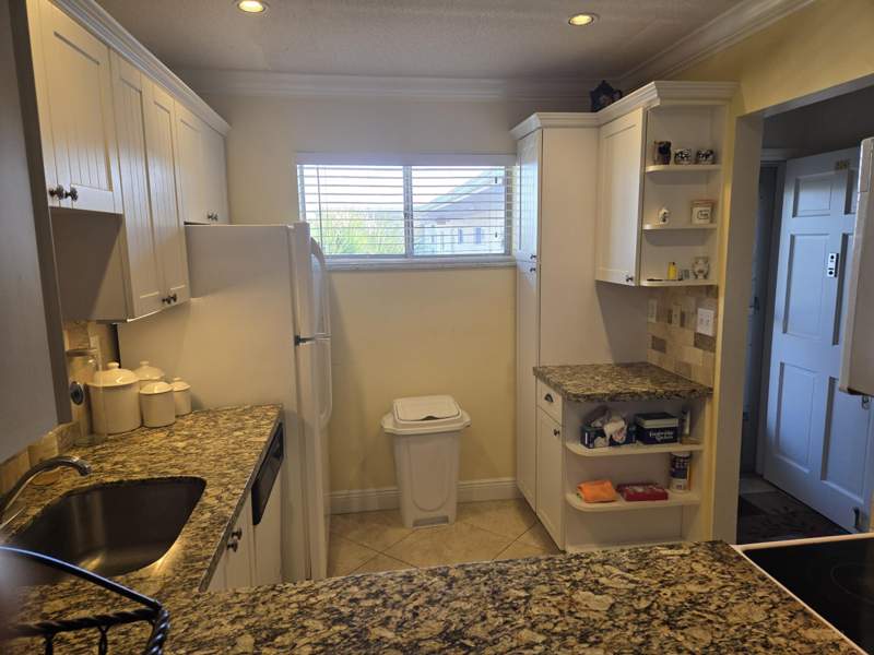 2 bedroom Condominium at 2682 Garden Drive #304, Lake Clarke Gardens Condo 16, Lake Worth — photo 4