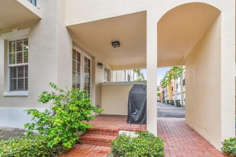 1059 W Heritage Club Circle, Delray Beach FL - photo 16 of 50