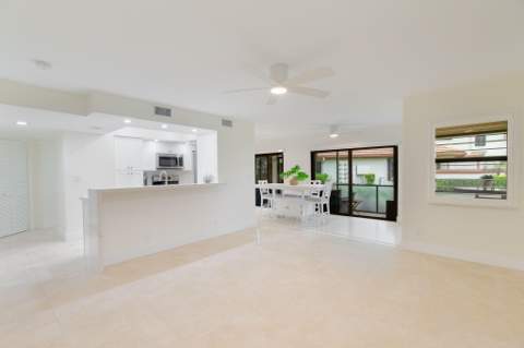 12660 Shoreline Drive, Wellington FL - photo 7 of 46