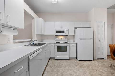 527 NW Portofino Lane, Port St. Lucie FL - photo 10 of 25